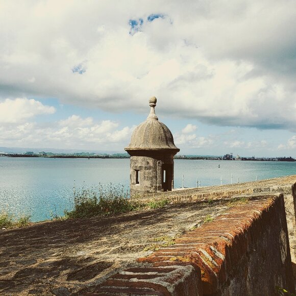 Meet your Posher - Picture 1 of 16